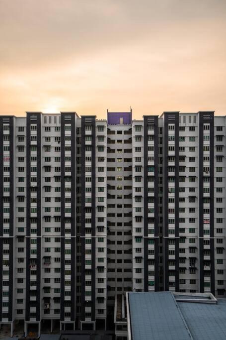 现代宽敞公寓@槟城 峇六拜 外观 照片